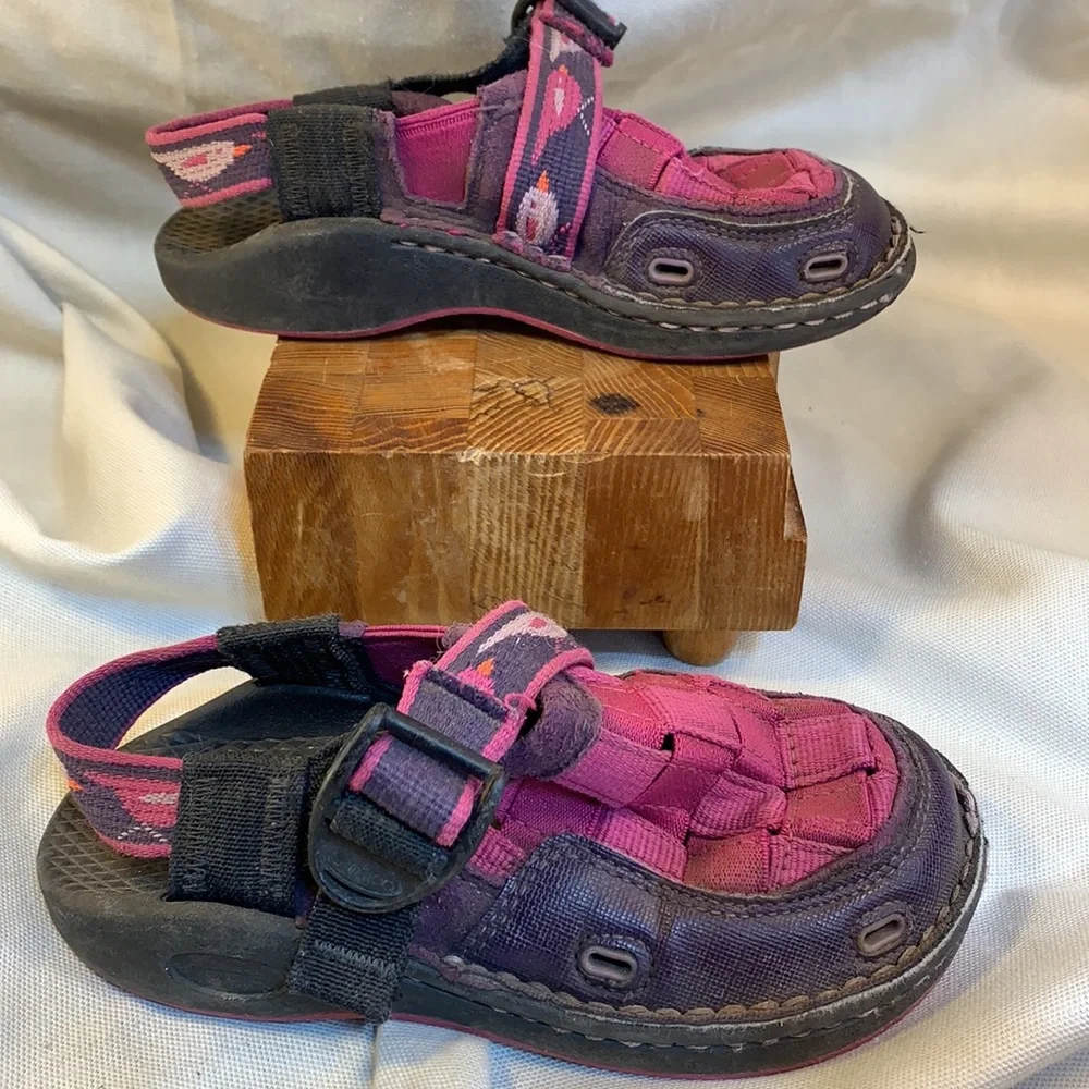 Chaco kid’s slide in/back strap wonderful shoes!